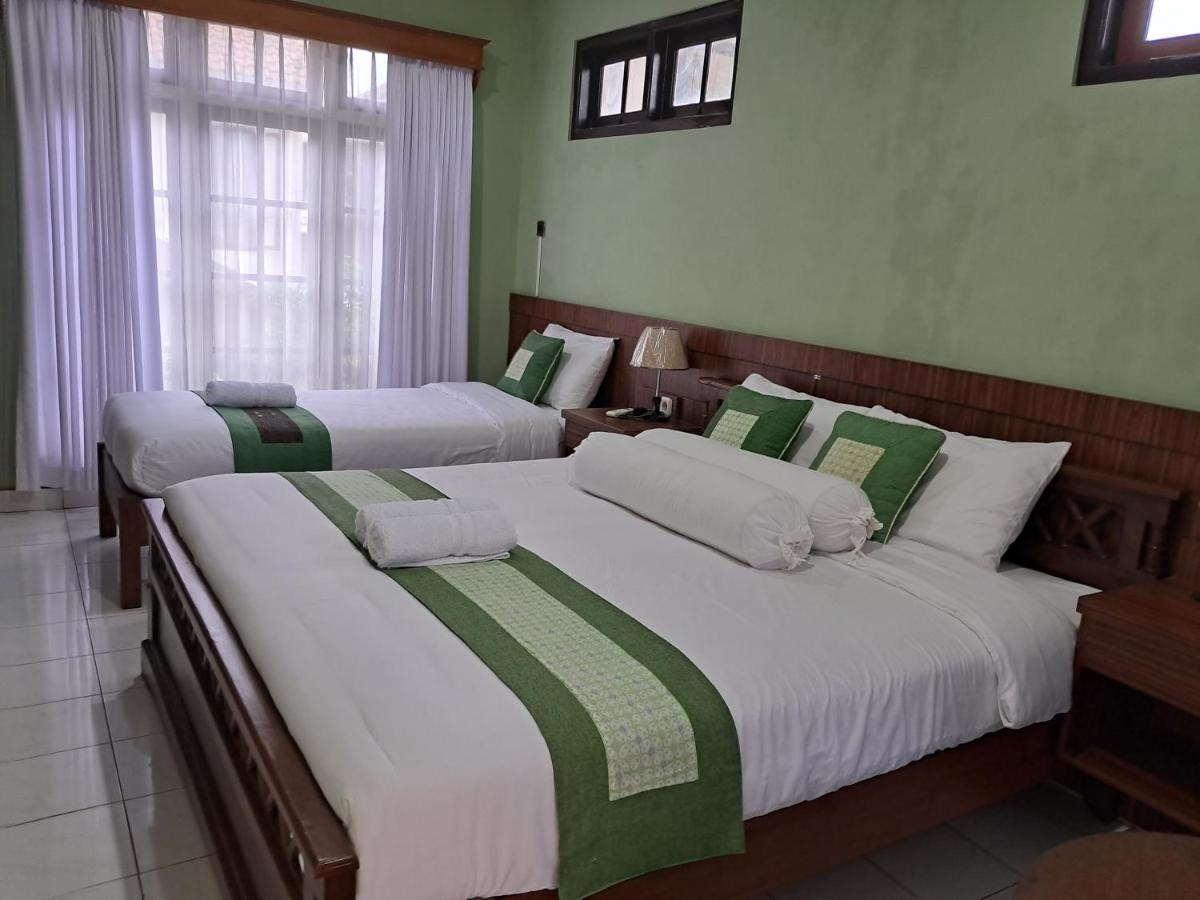 Griya Jene Homestay Syariah Ngabean Exterior foto